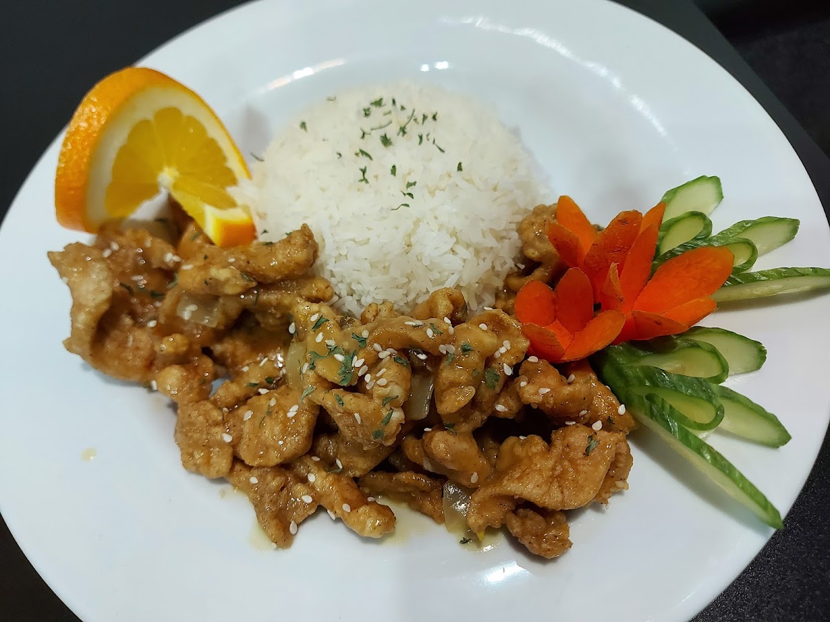 Kuzina Resto & Grill - Photo 8