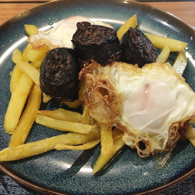Ensalada Huevos Con Morcilla