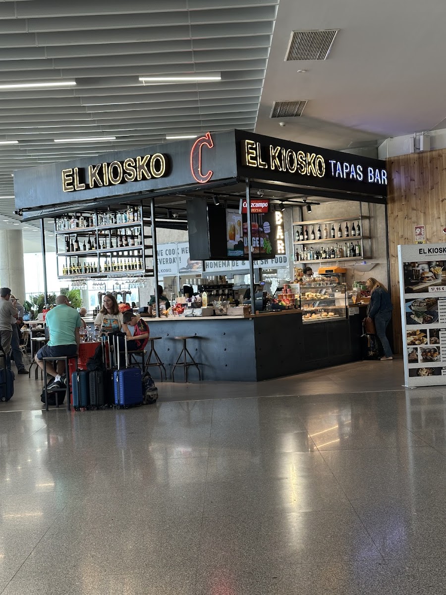 El Kiosko Aeropuerto Sevilla - Photo 2