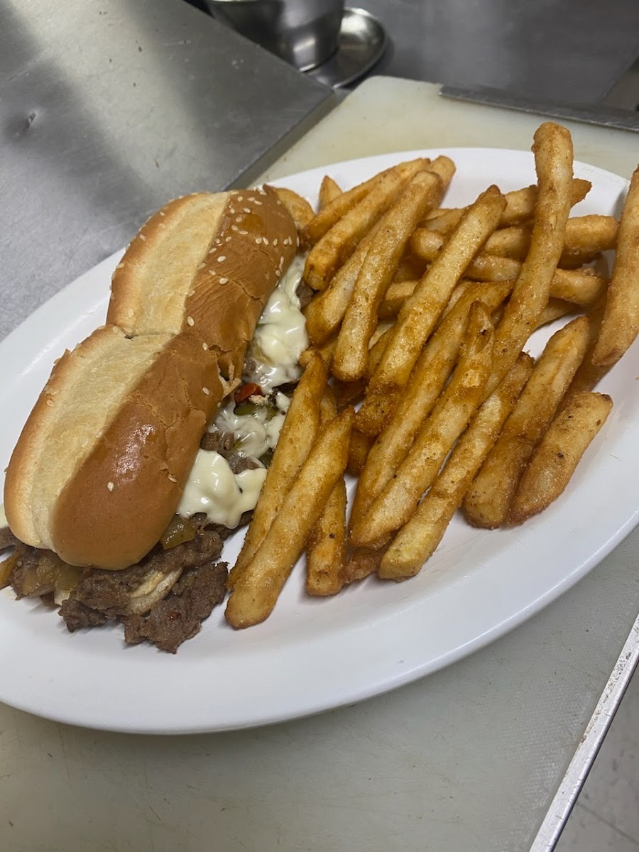 DJ’s Diner - Photo 7