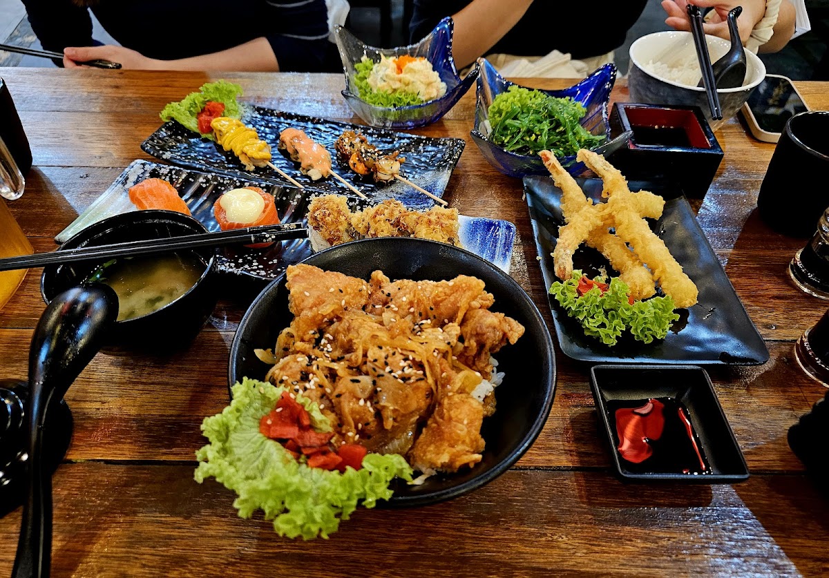 Sushi Zaku - Photo 2