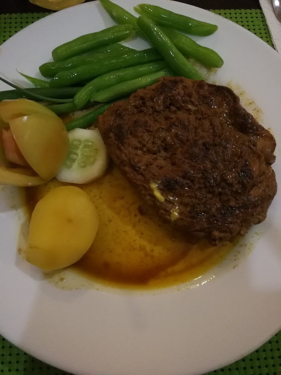 Roland's Steak House - Photo 5