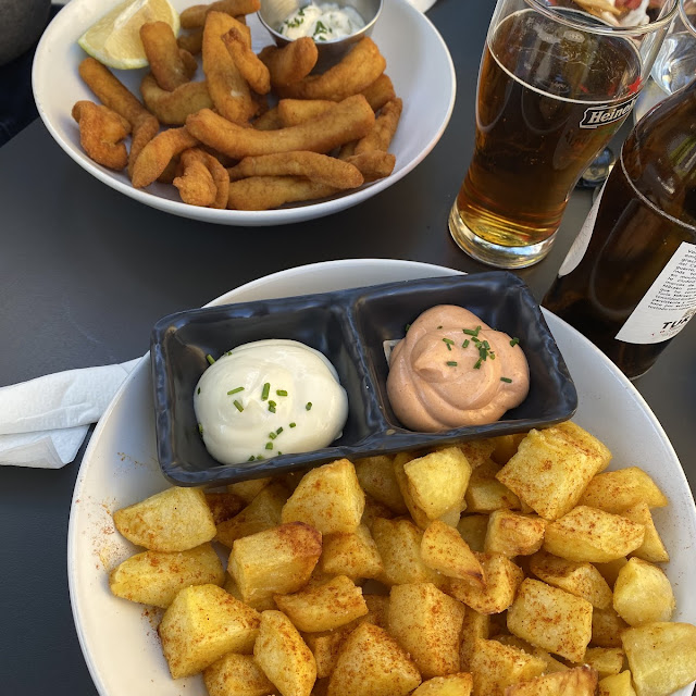 Patatas Bravas Y Rabas
