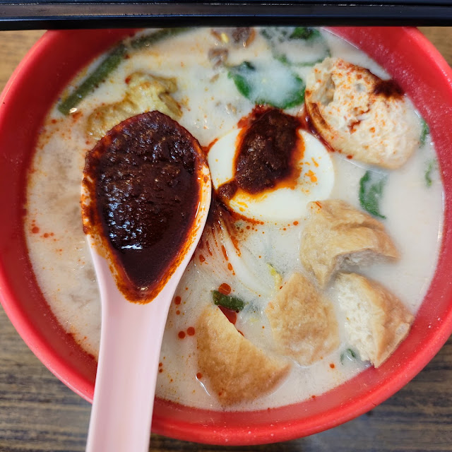 White Curry Mee
