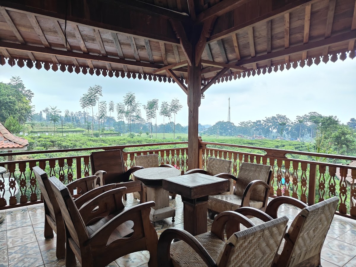 Resto dan Villa Joglo Rahayu Kemuning - Photo 6
