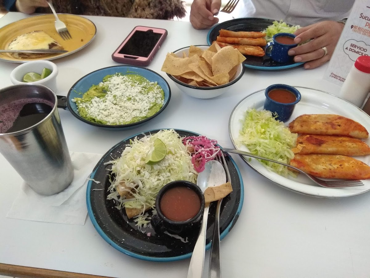 Lidia's Tacos Al Vapor - Photo 9