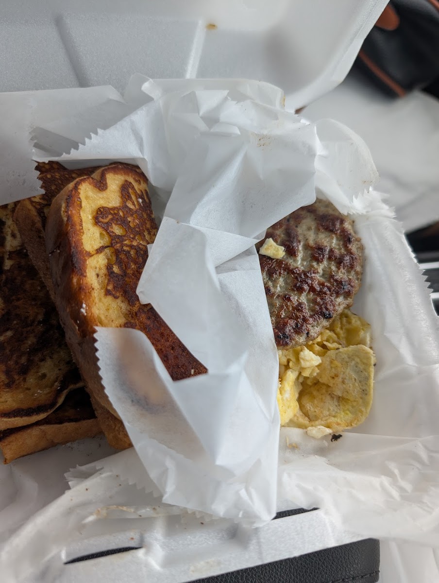 Nichola's Carryout & Deli - Photo 3
