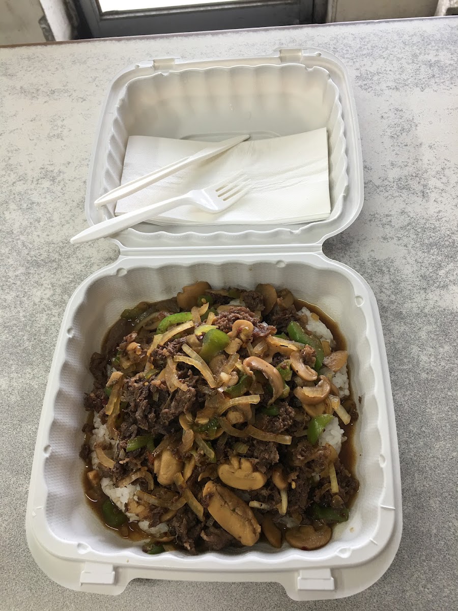 Nichola's Carryout & Deli - Photo 6