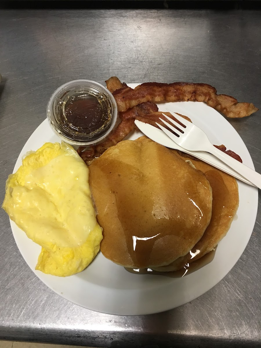 Nichola's Carryout & Deli - Photo 8