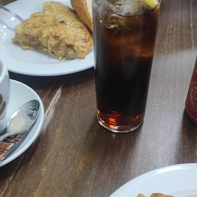 Tortilla de Patatas Con Cebolla