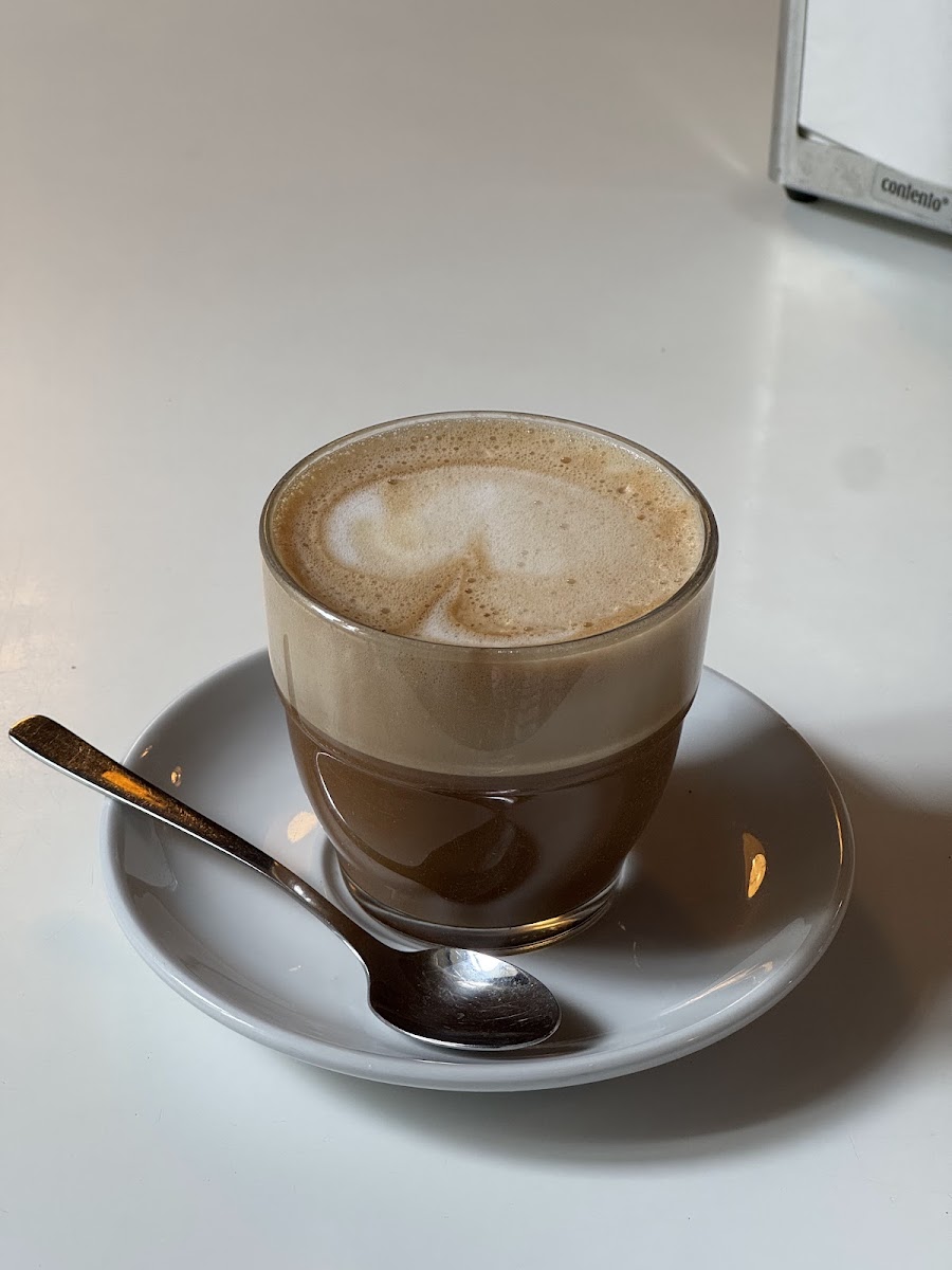 Sedan Cafe - Photo 2