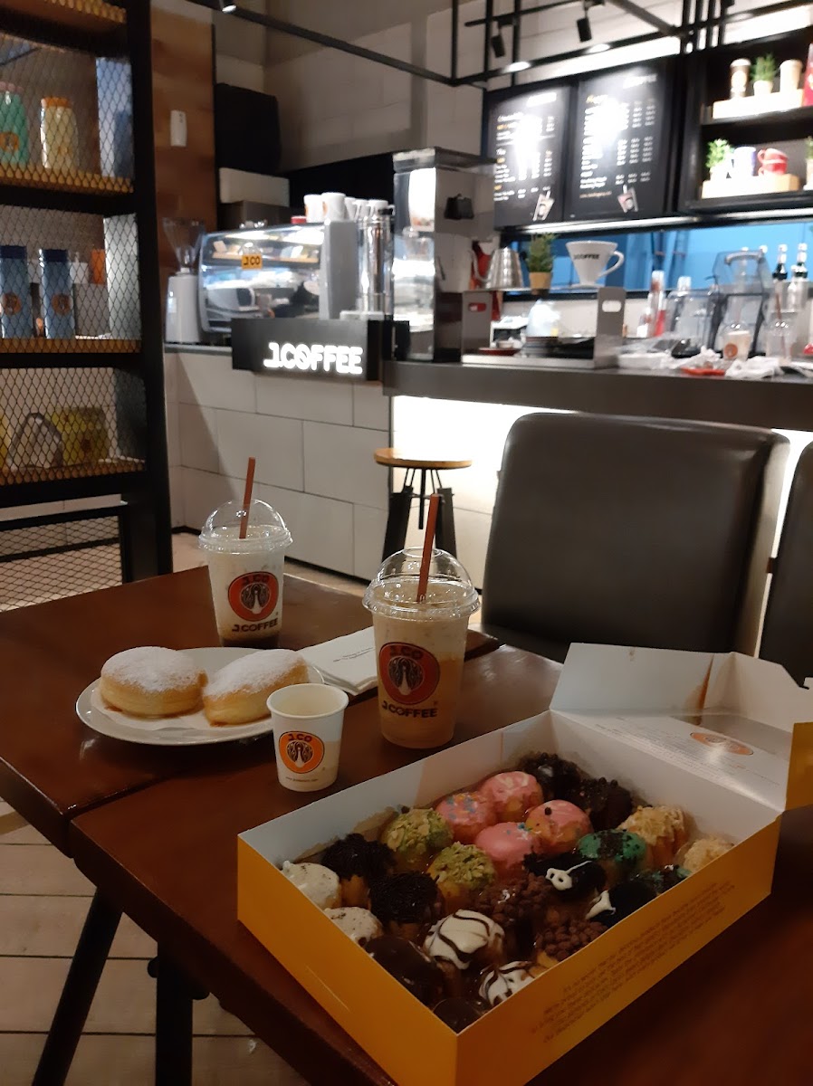 JCOFFEE & DONUTS CIPLAZ SIDOARJO - Photo 4