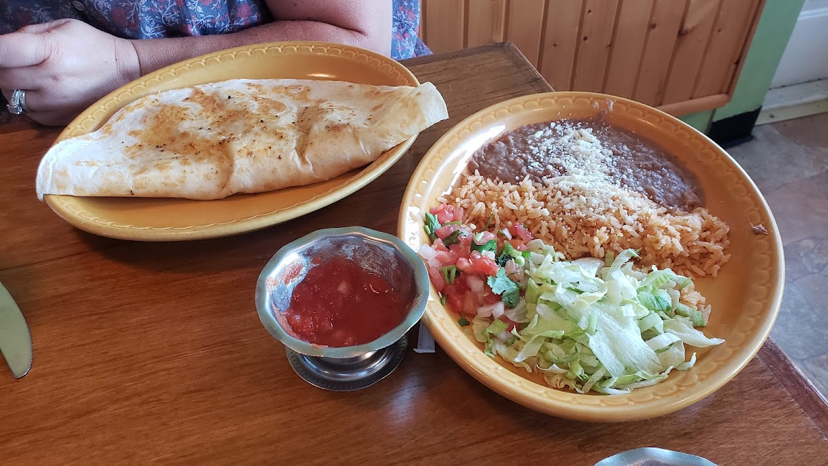 El Pueblo Mexican Grill - Photo 3
