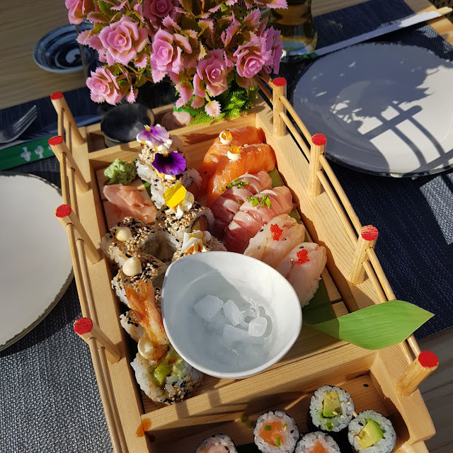 Barco de Sushi Variado