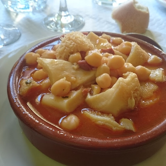 Callos Con Garbanzos