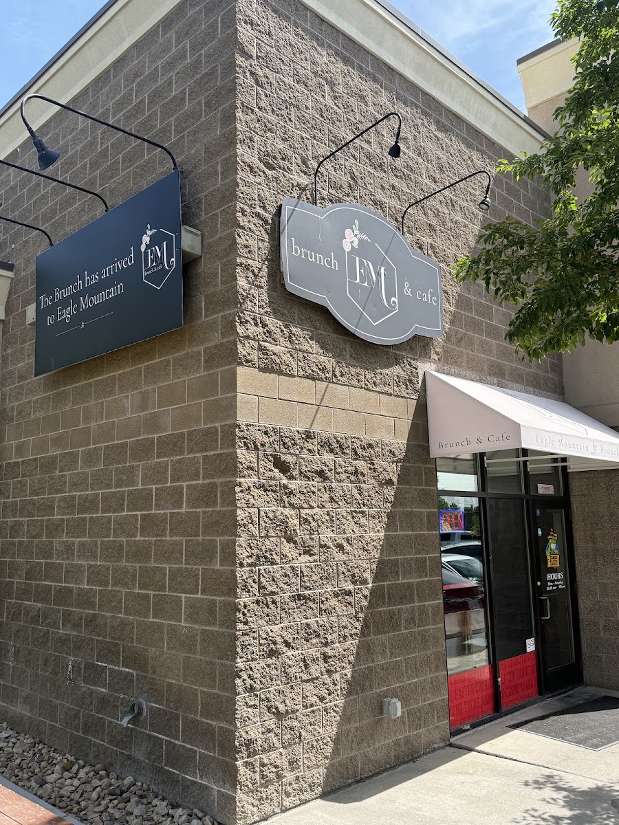 E M Brunch & Café