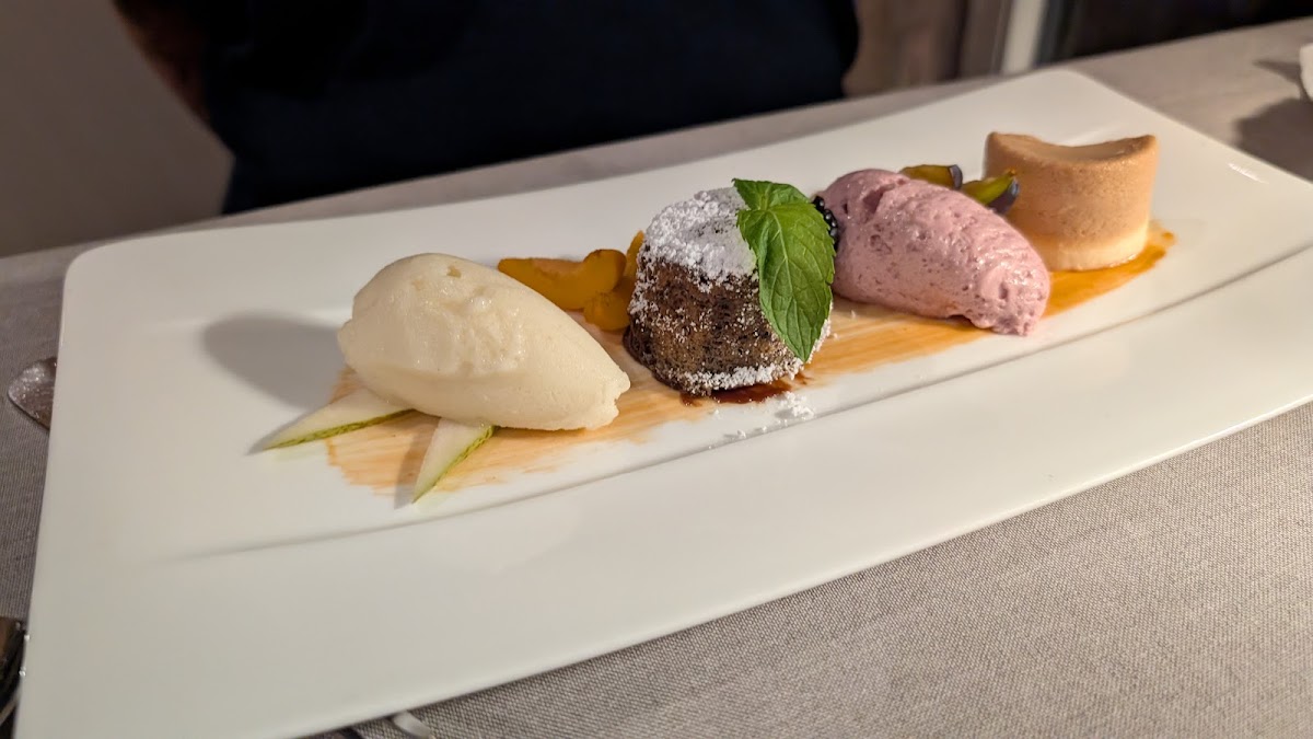 Christians Restaurant - Photo 2