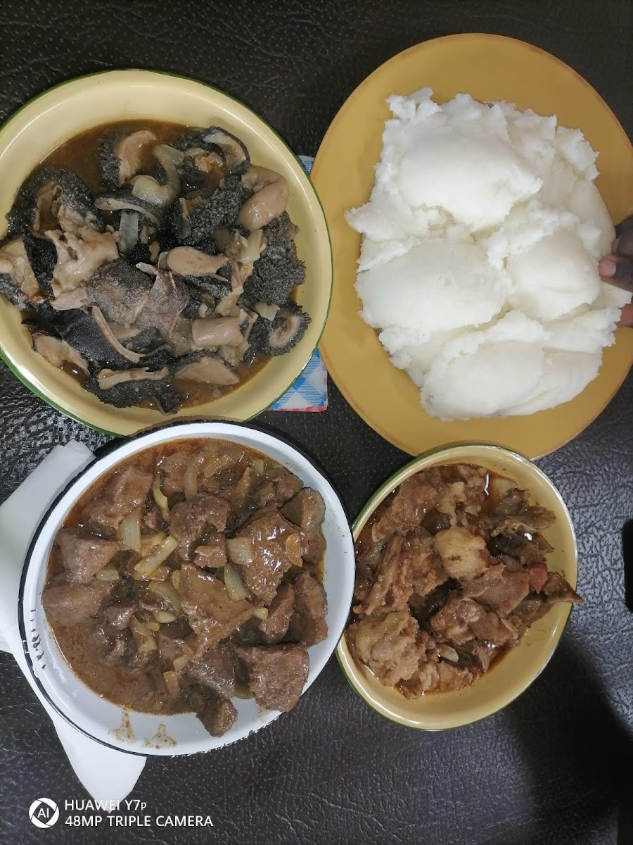 Emabhodweni Eating Place - Photo 3