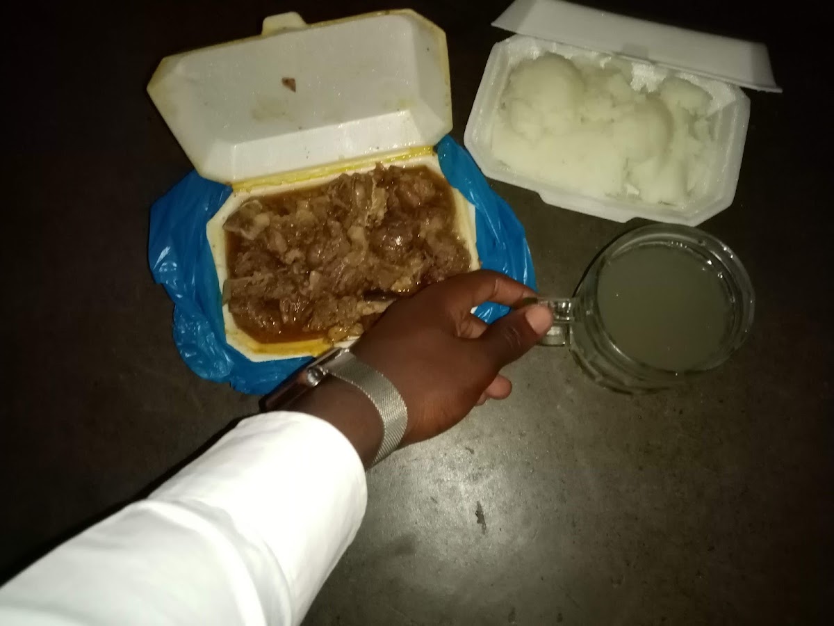Emabhodweni Eating Place - Photo 6