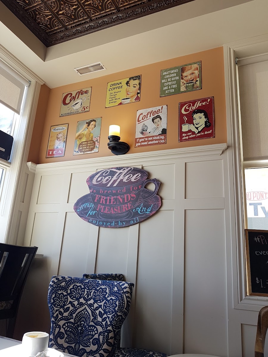Prairie Grounds Coffee House - Photo 5