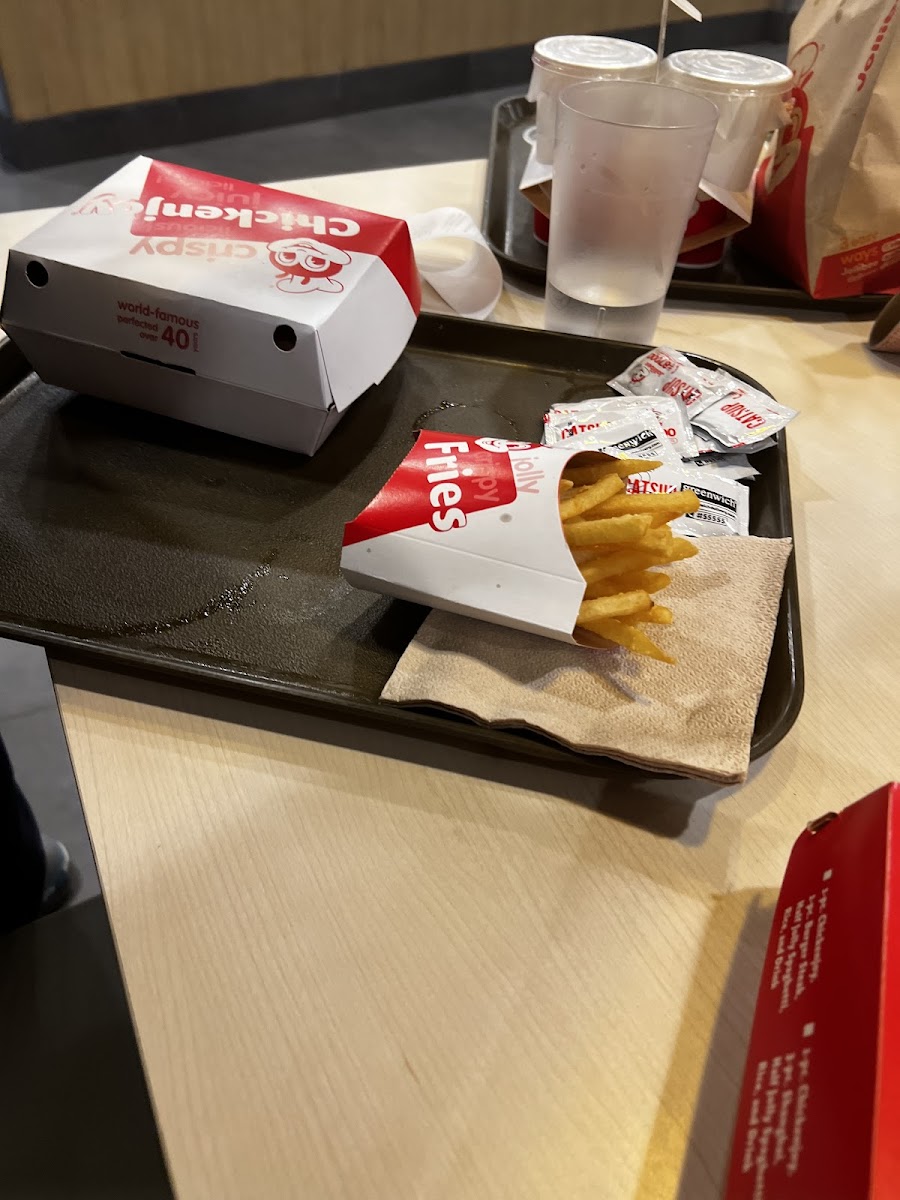 Jollibee Nabunturan - Photo 9