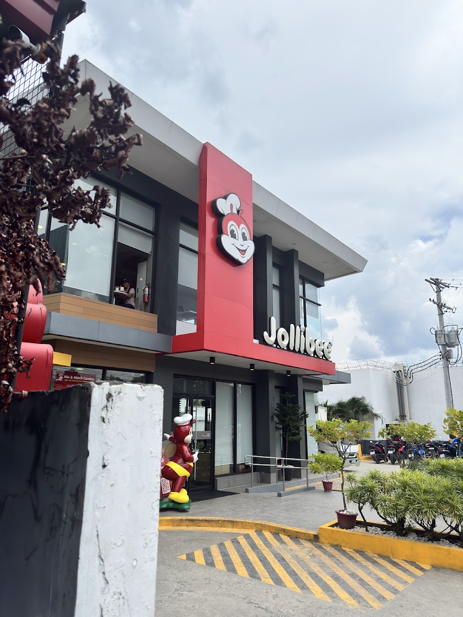 Jollibee Nabunturan - Photo 2