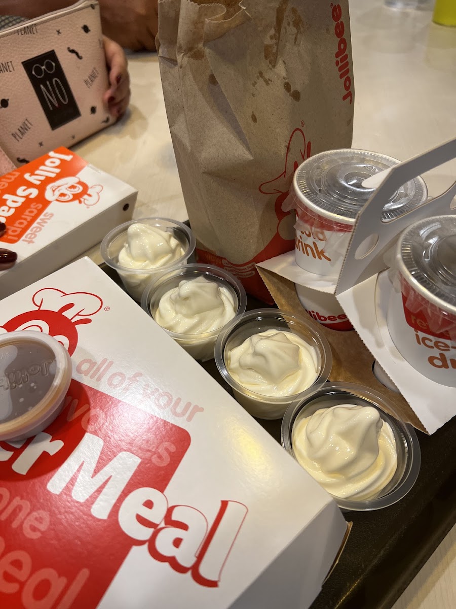Jollibee Nabunturan - Photo 5