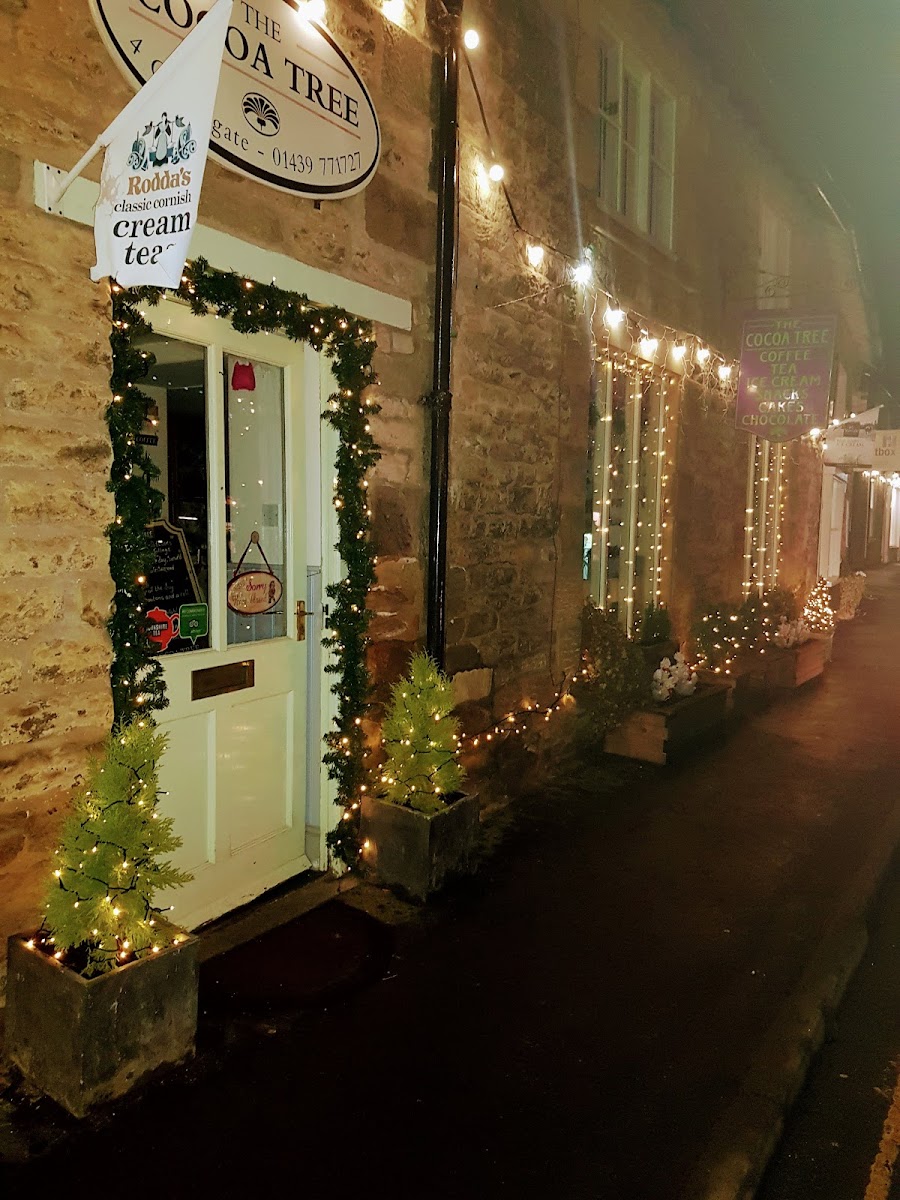 Cocoa Tree Cafe - Photo 6