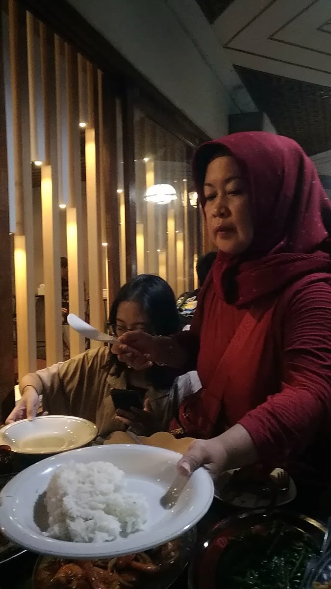Grand Nanjung Resto - Photo 1