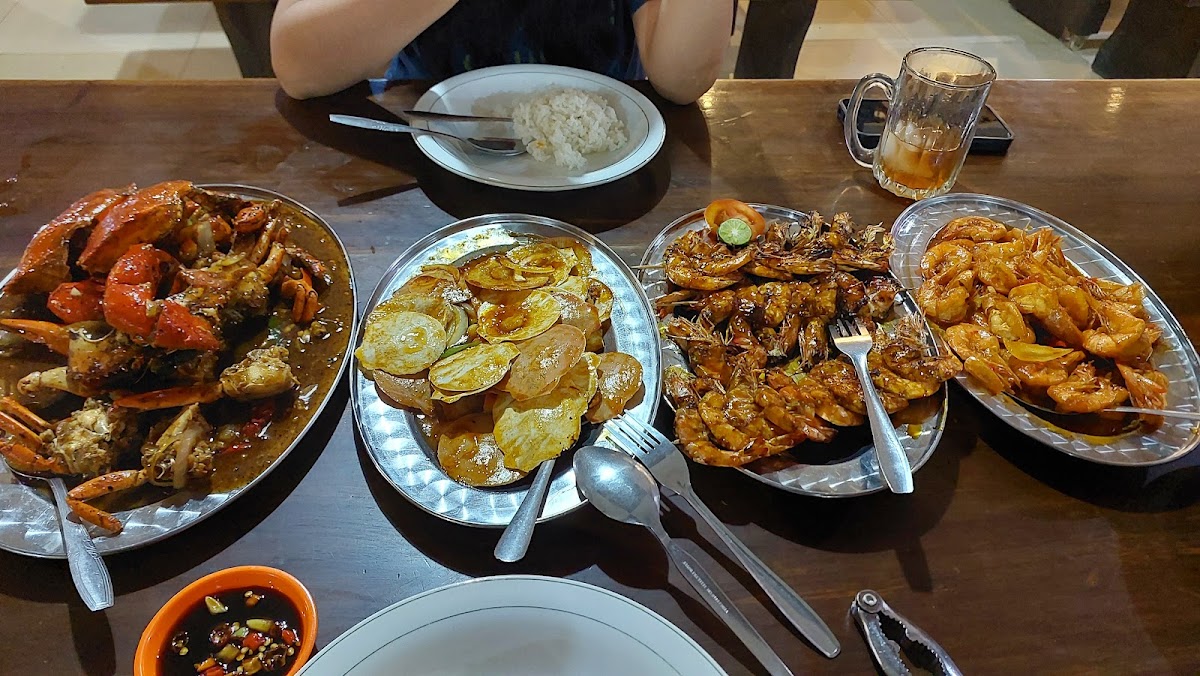 Grand Nanjung Resto - Photo 2