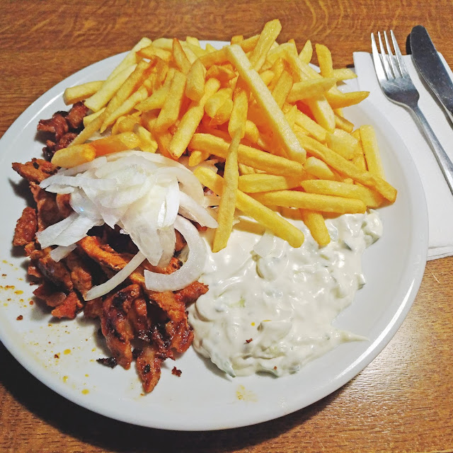 Gyrosteller Mit Pommes Frites