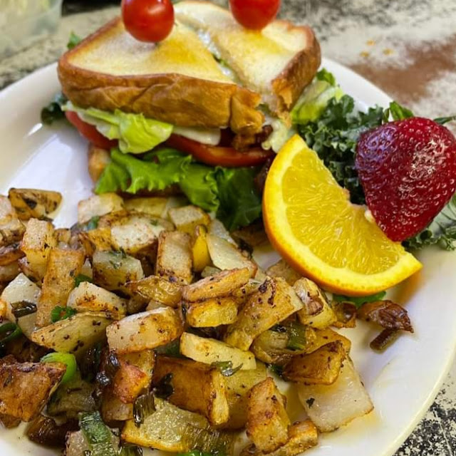 Breakfast Sandwich & Home Fries