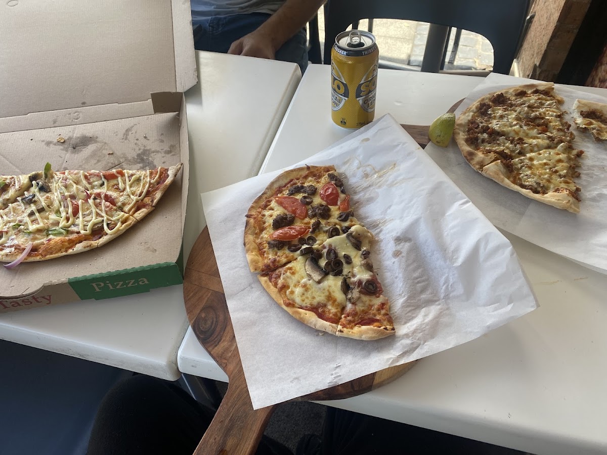 Bonfire Pizza - Photo 2