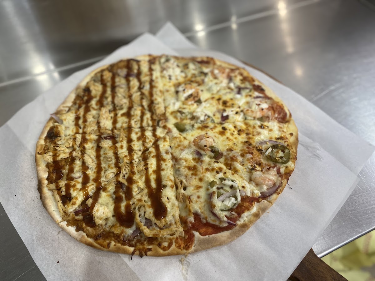 Bonfire Pizza - Photo 4