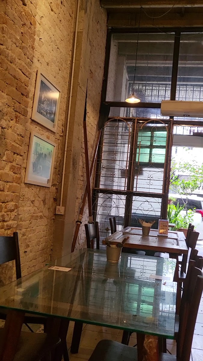 Mingle Cafe - Photo 1