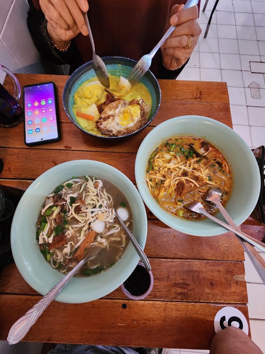 Allongs, Warong Ipoh Lontong - Photo 4