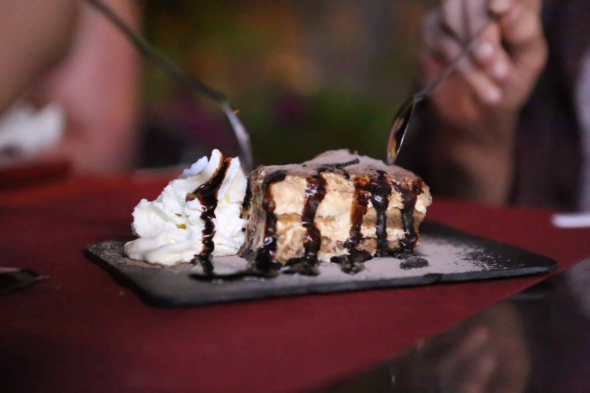 Dante's Pizzeria Steak-House - Photo 2