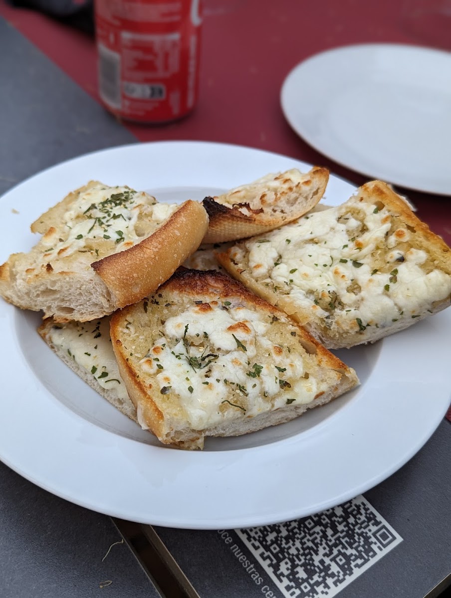 Dante's Pizzeria Steak-House - Photo 7