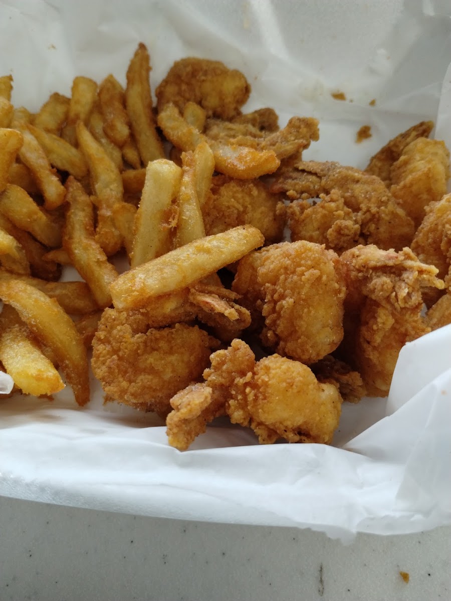 Red Rooster Restaurant - Photo 3