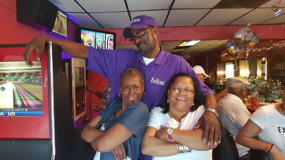J & R's Lounge - Photo 9