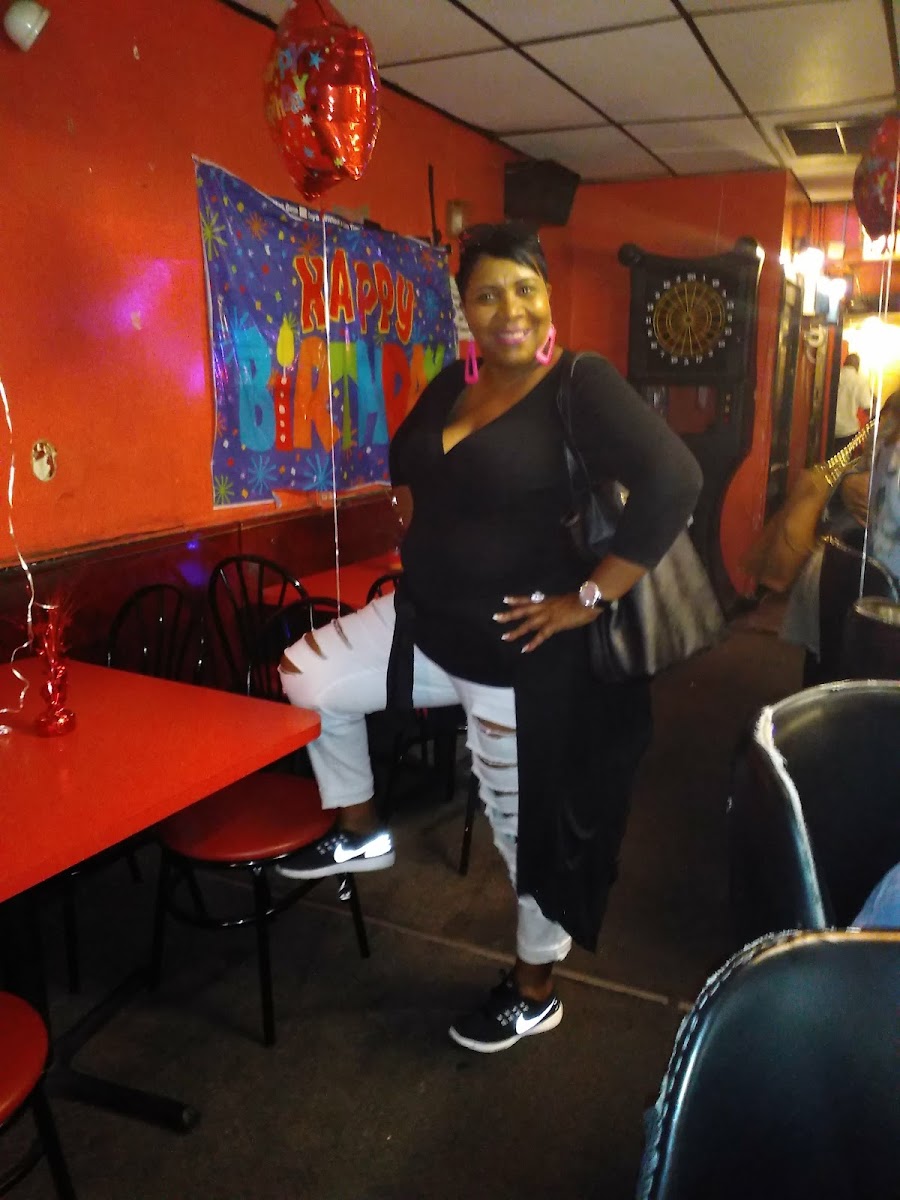 J & R's Lounge - Photo 2