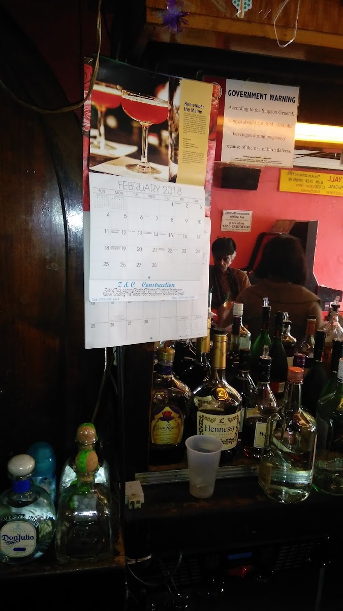 J & R's Lounge - Photo 3