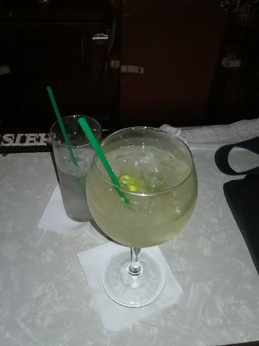 J & R's Lounge - Photo 7