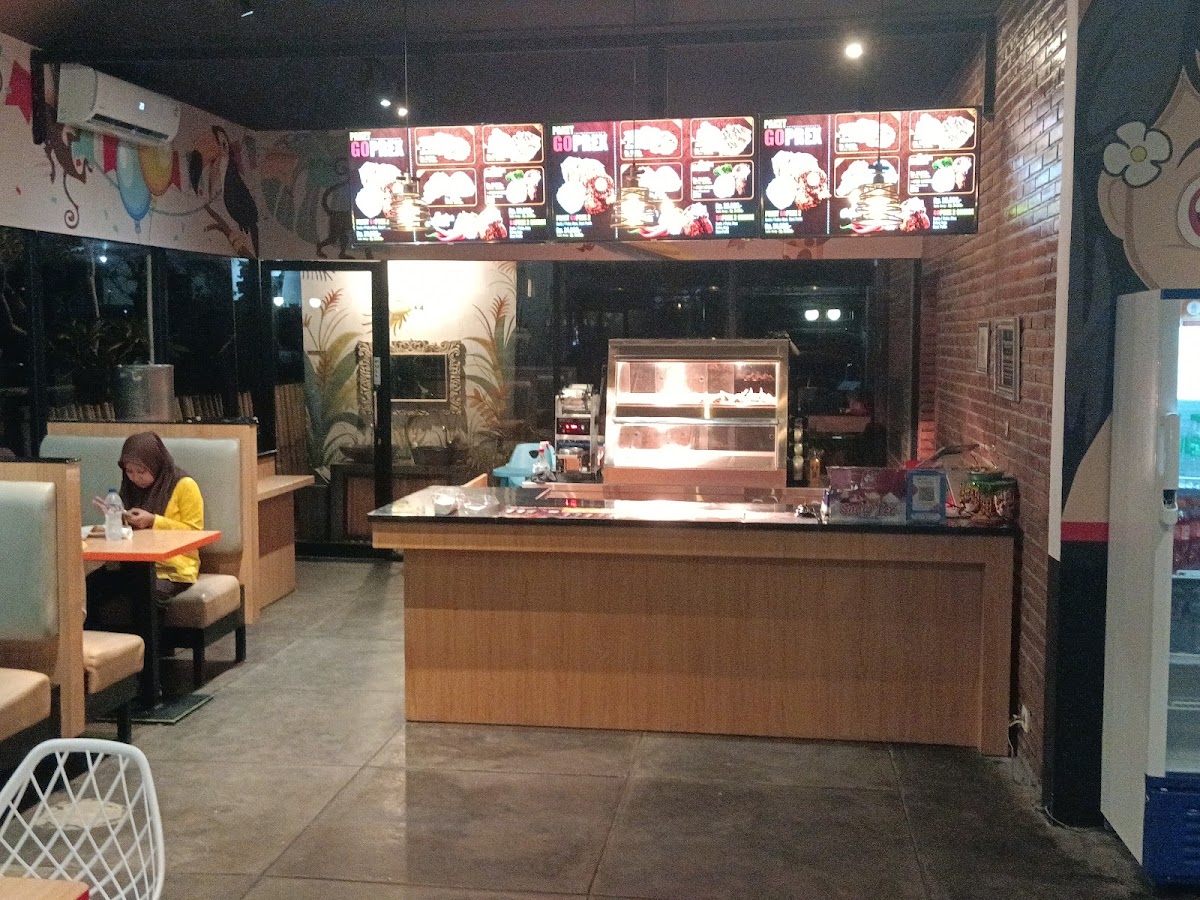 GOGO FRIED CHICKEN BURUAN - Photo 2