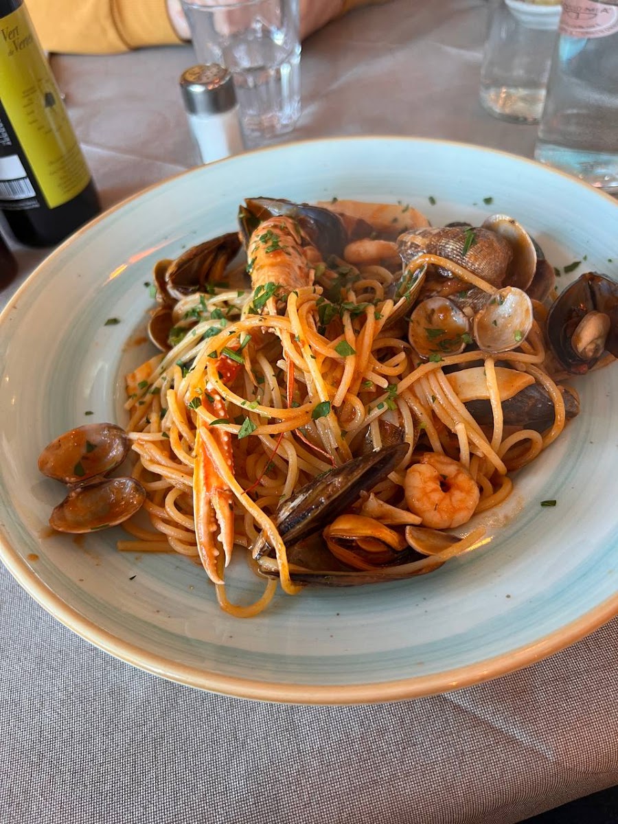 Ristorante Garda - Photo 2