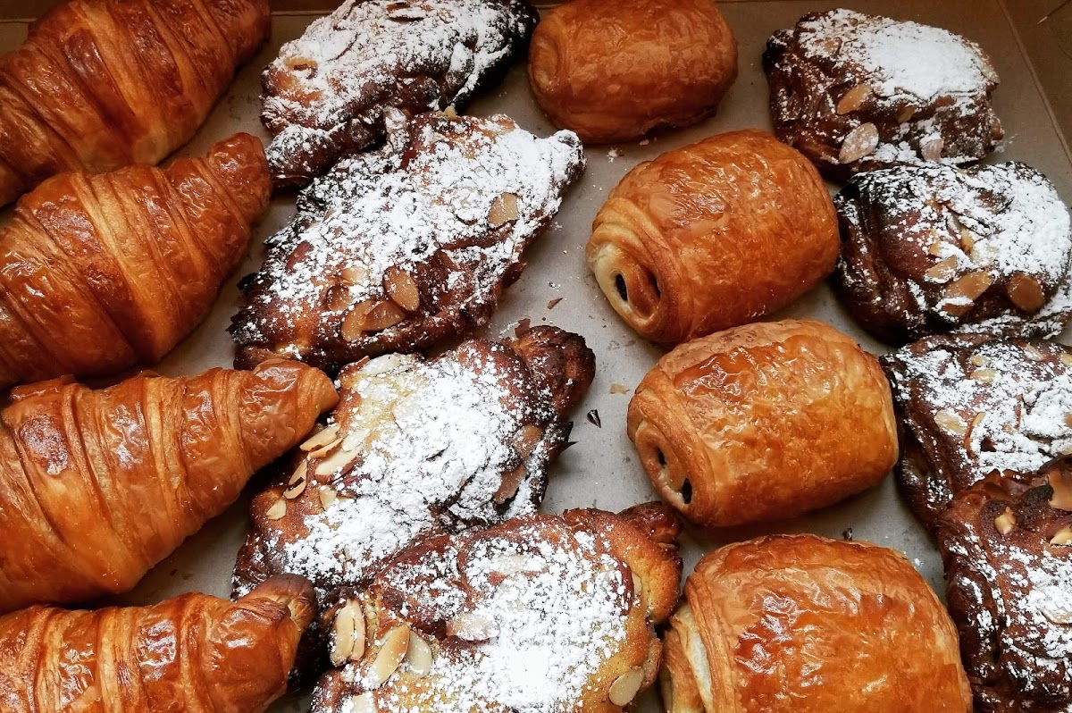 Frenchie's Bakery Creperie - Photo 7