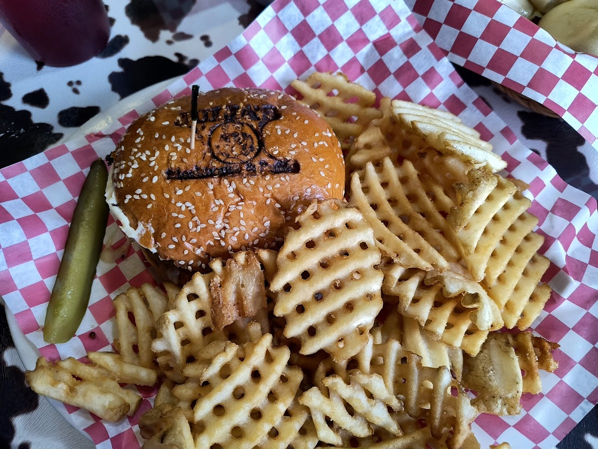 Julia’s Steakhouse and Buffet - Photo 9
