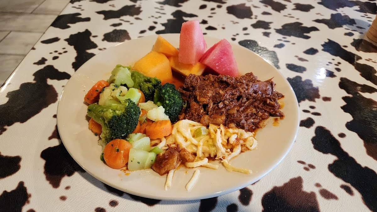 Julia’s Steakhouse and Buffet - Photo 5