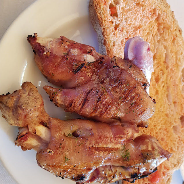 Peus de Porc A la Brassa
