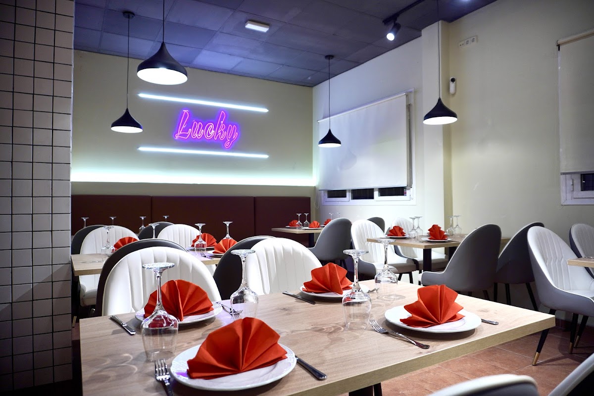 Bar Restaurante LUCKY - Photo 5